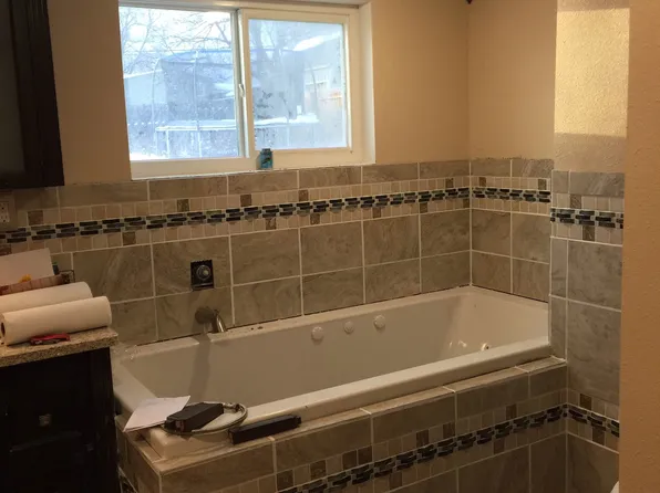 606 W 10th St, McCook, NE 69001