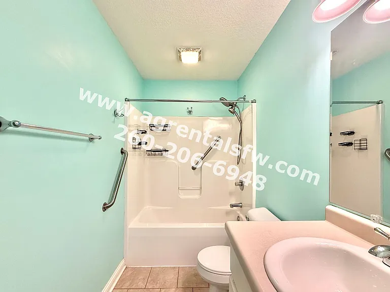 8819 Strathmore Ln — Photo 6