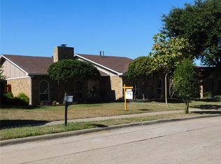 2003 Christie Ln, Carrollton, TX 75007