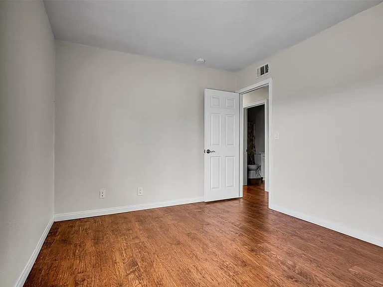 E Terrace St — Photo 10