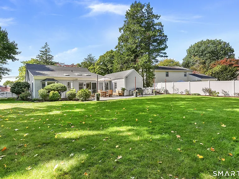 118 Lloyd Dr — Photo 10