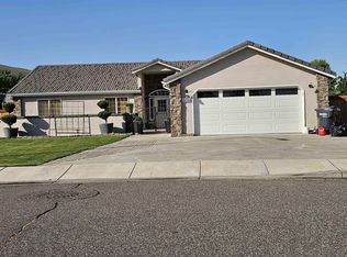 2614 Ficus Dr, West Richland, WA