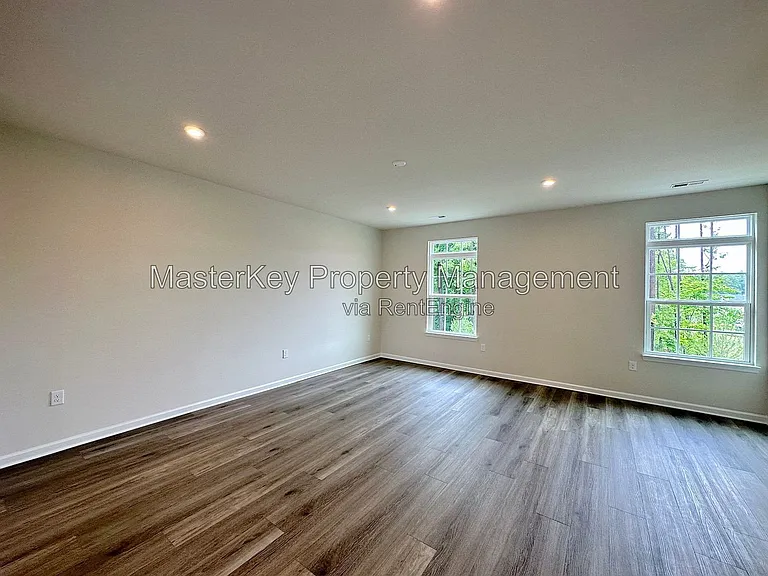 1018 Kentlands Dr — Photo 5
