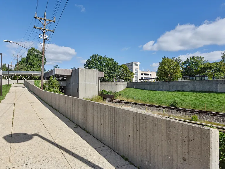 10412 Montrose Ave #202 — Photo 42