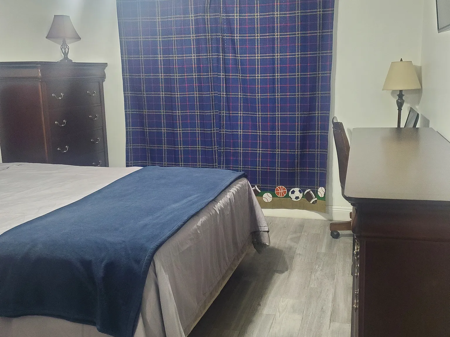 4 bed, 1953 sqft, $1,000 — Photo 2