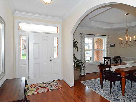 2nd image of 605 Annias Way