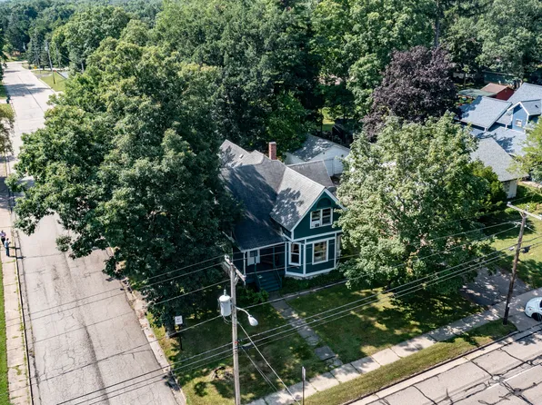 603 W Fulton St #1, Waupaca, WI 54981