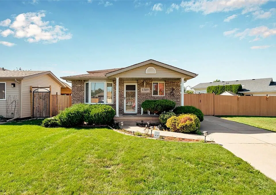 1589 Blairwood Cres #HOUSE