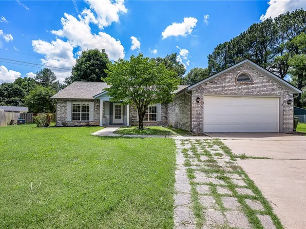 1515 E Thornhill Dr, Fayetteville, AR 72703