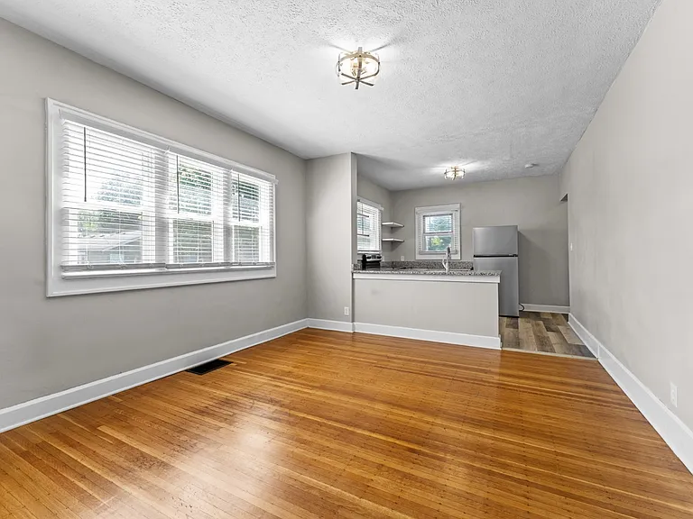 415 Bernard Ave — Photo 5