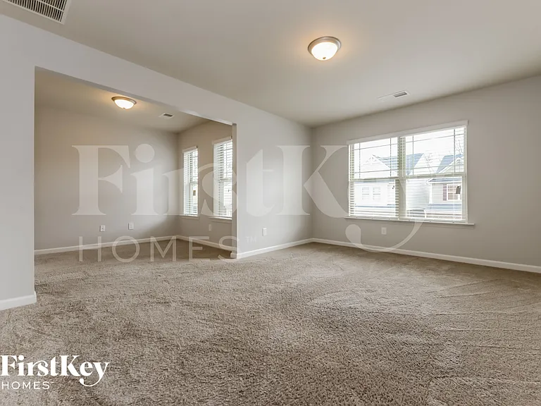 349 Rankin Cir — Photo 5