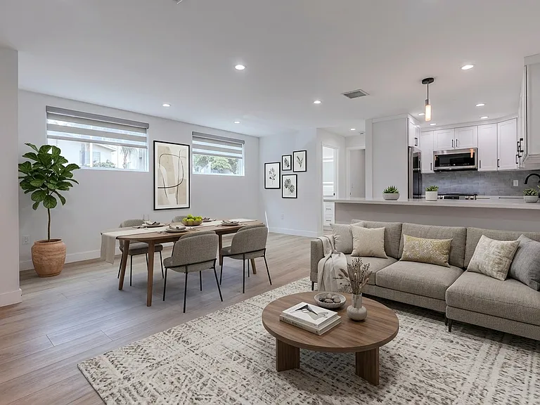 904 N Gardner St #8 — Photo 1