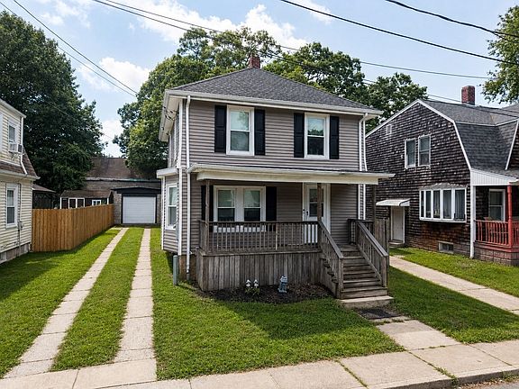 2nd image of 81 Beech St