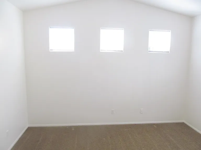 7471 Nicklin St — Photo 25