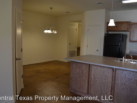 4th image of 914 Maplewood St Unit B