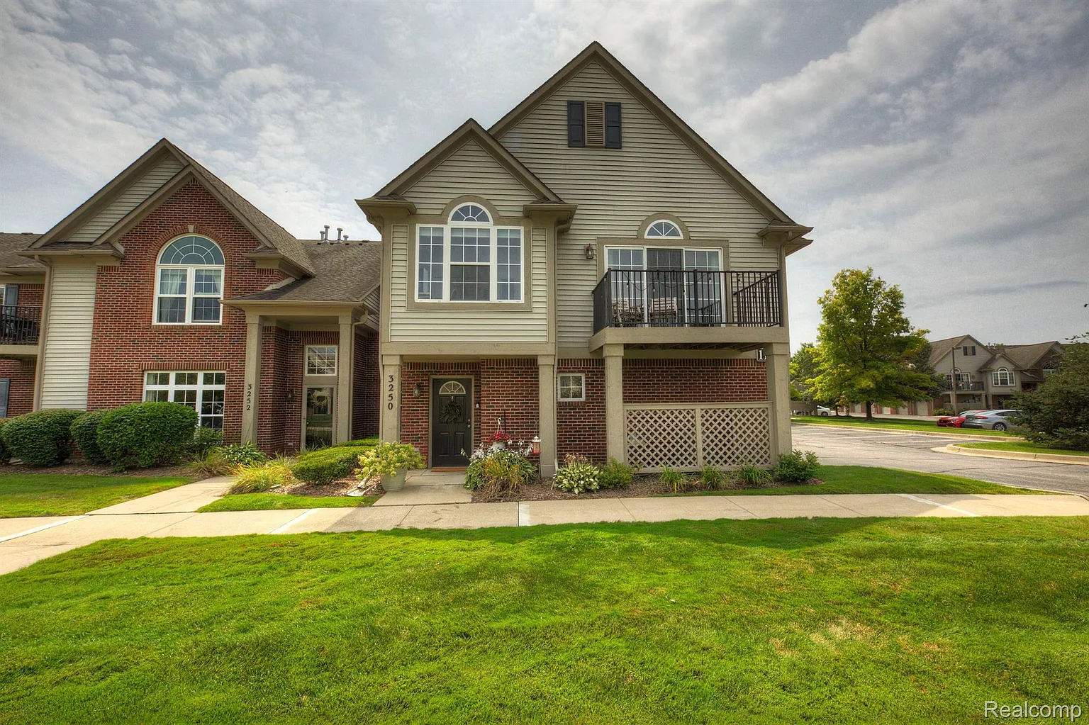 3250 Primrose Ln photo 1