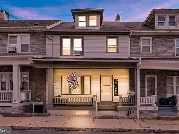 4th image of 43 E Walnut St