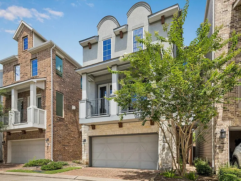 1704 Oak Leaf Pass Dr — Photo 1