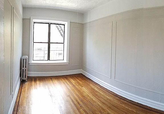 3rd image of 902 44th St #25