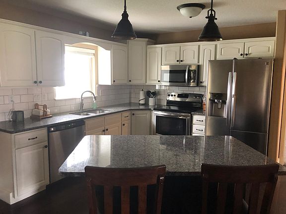4th image of 53 Helen Ave