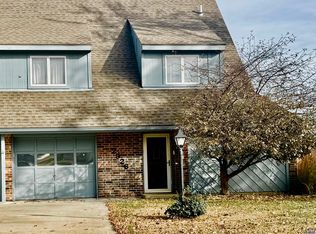 2926 SW Arrowhead Rd, Topeka, KS 66614