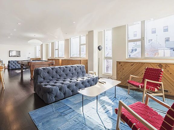 5th image of 250 Bedford Ave #157405
