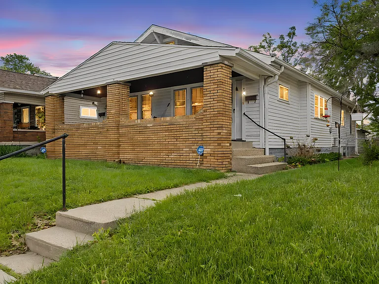 950 N Chester Ave — Photo 1
