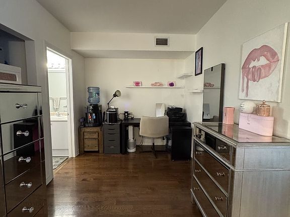 4th image of 200 Rideau St #201