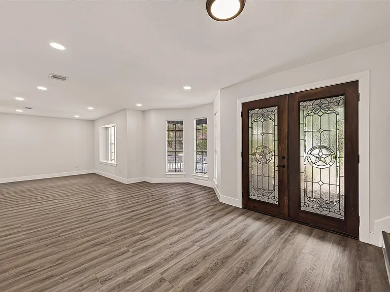 10011 Pine Pass Dr — Photo 3