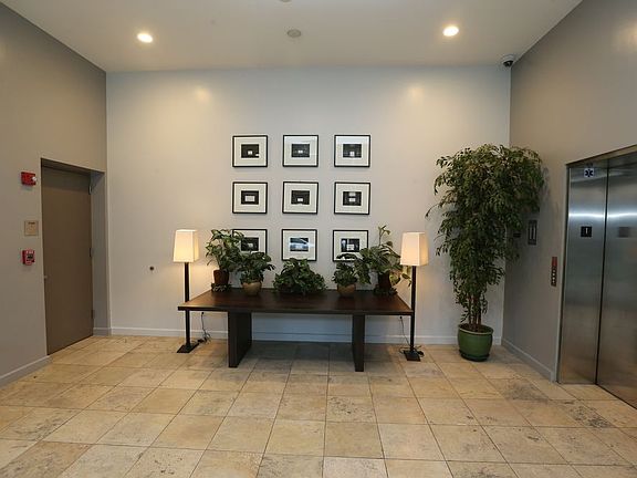 3rd image of 3322 Buchanan St APT 202