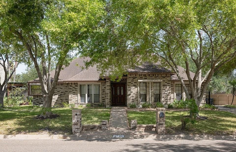 1st image of 2702 Jacaranda Dr
