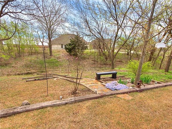 5th image of 12504 Heathfield Ln