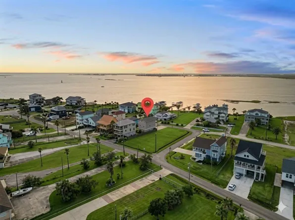 9605 Teichman Rd, Galveston, TX 77554