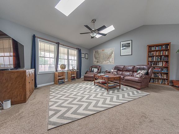 4th image of 4613 Clairmont Dr