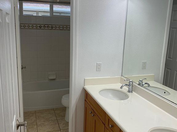 Full bathroom on the second floor