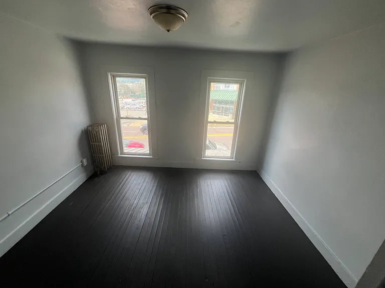 337 S Main Ave — Photo 7