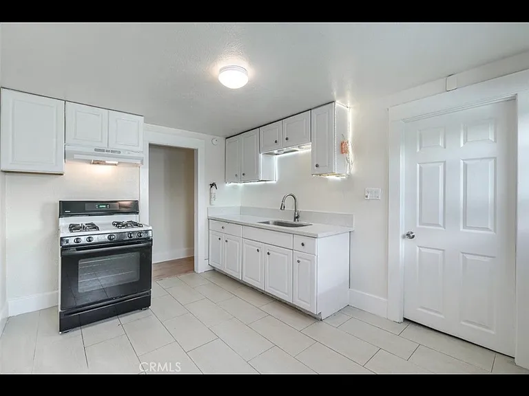 7047 Milton Ave — Photo 4