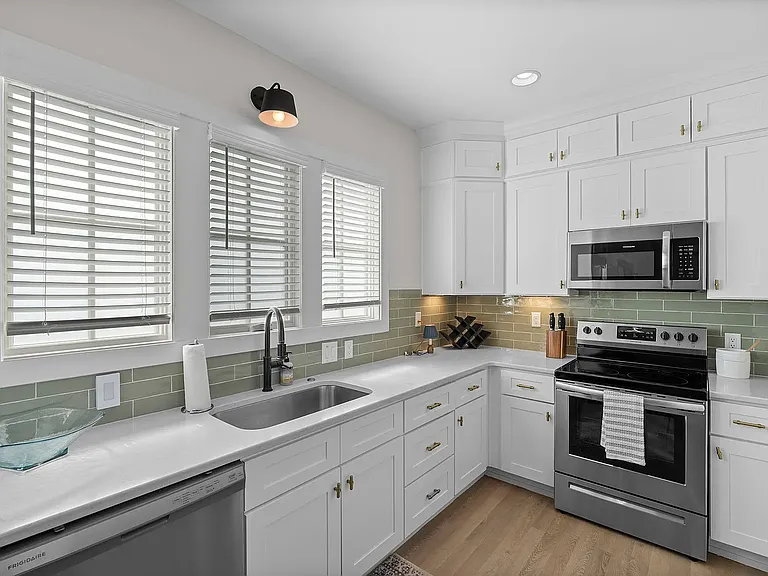 920 Lawrence Ave #B — Photo 27