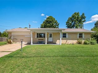 805 Lakeview Dr, Rogers, AR 72756