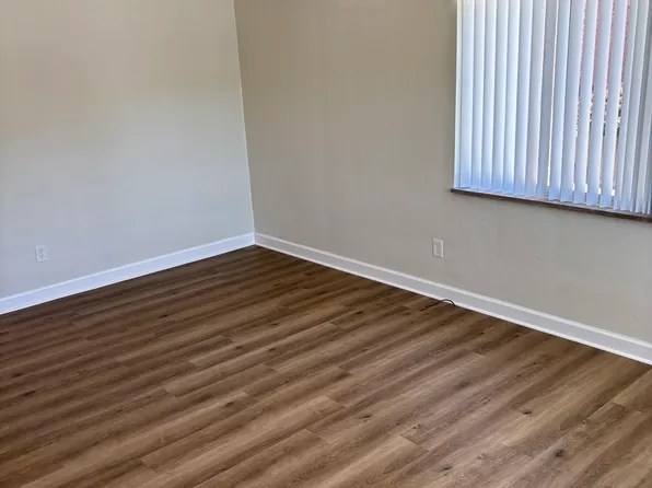 525 Station St APT 1, Bridgeville, PA 15017