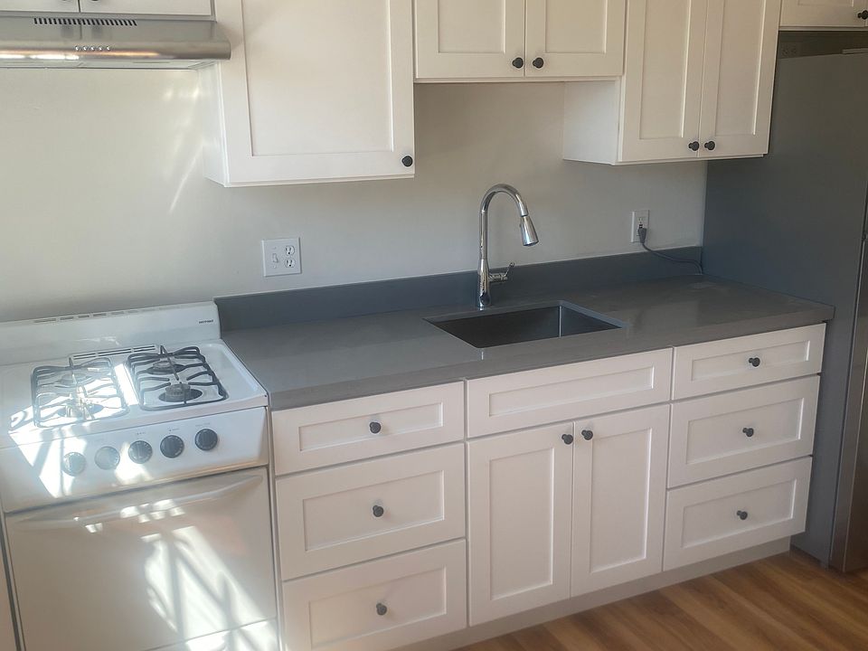 1st image of 1843 Macarthur Blvd #103