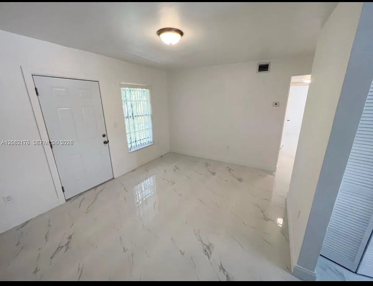 752 Condo Inc — Photo 3