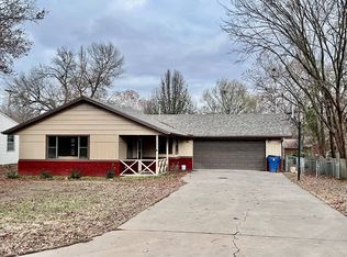 109 S Overlook Dr, Coffeyville, KS 67337