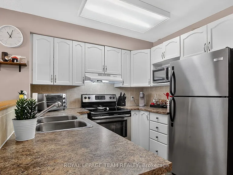255 Deercroft Ave #1 — Photo 7