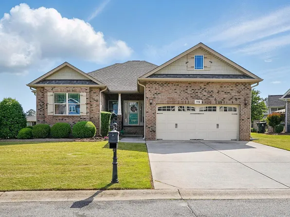 116 Colonade Ct, Benson, NC 27504