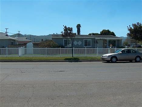 1st image of 902 E Airport Ave