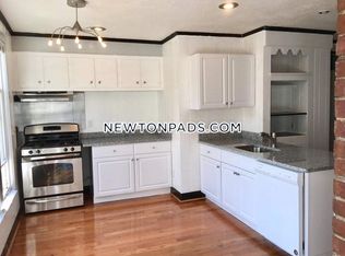 22 Jackson Ter #1H, Newton, MA 02458
