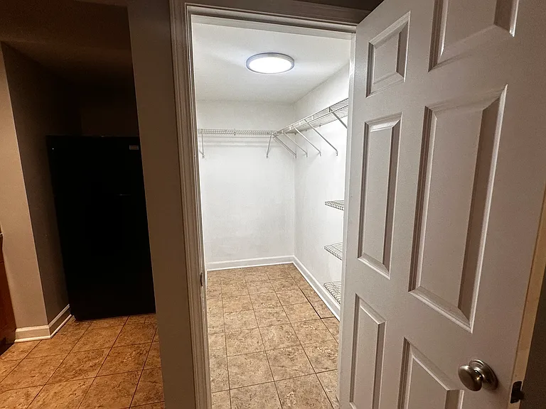 414 W Walnut St #310 — Photo 7