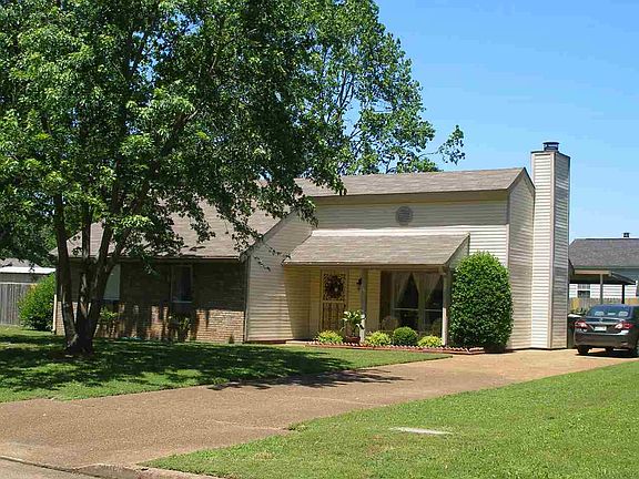 2nd image of 420 Crimsonwood Dr