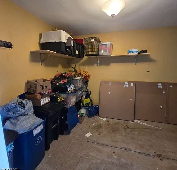 76 Albert Ct — Photo 6